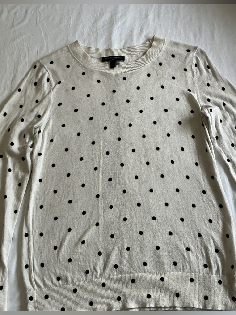 Sweater Banana Republic (S) Cream with Black Polka Dots